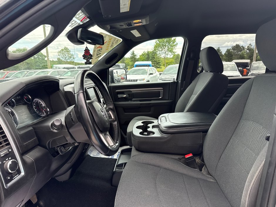 2021 Ram 1500 Classic Warlock   8 inch apple CarPlay V8