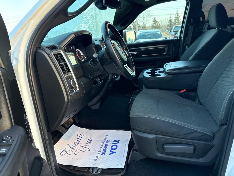 2021 Ram 1500 Classic Warlock V8 hemi two year MVI certified, all trained tires very good condition