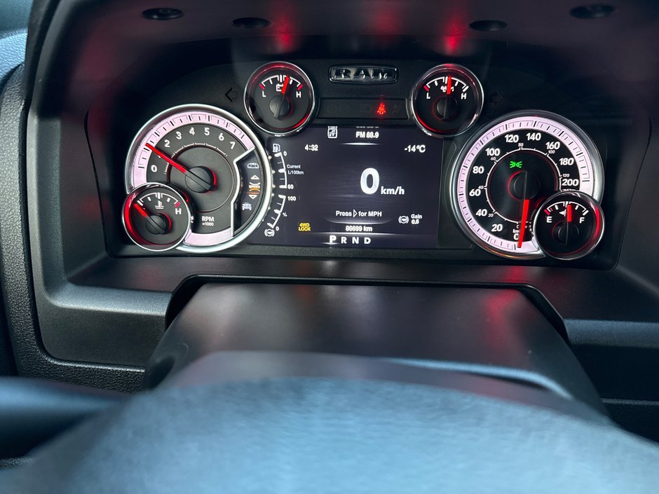 2021 Ram 1500 Classic Warlock V8 hemi two year MVI certified, all trained tires very good condition