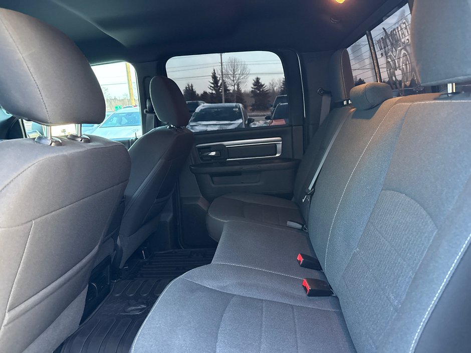 2021 Ram 1500 Classic Warlock V8 hemi two year MVI certified, all trained tires very good condition