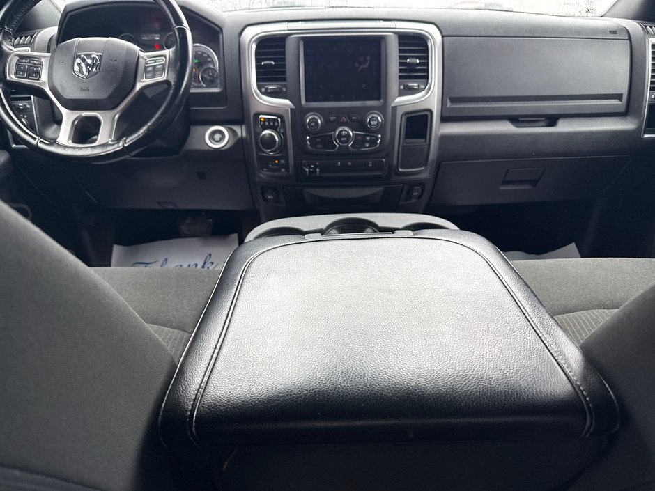 2021 Ram 1500 Classic Warlock Navigation push button start new Al train tires two year new motor vehicle