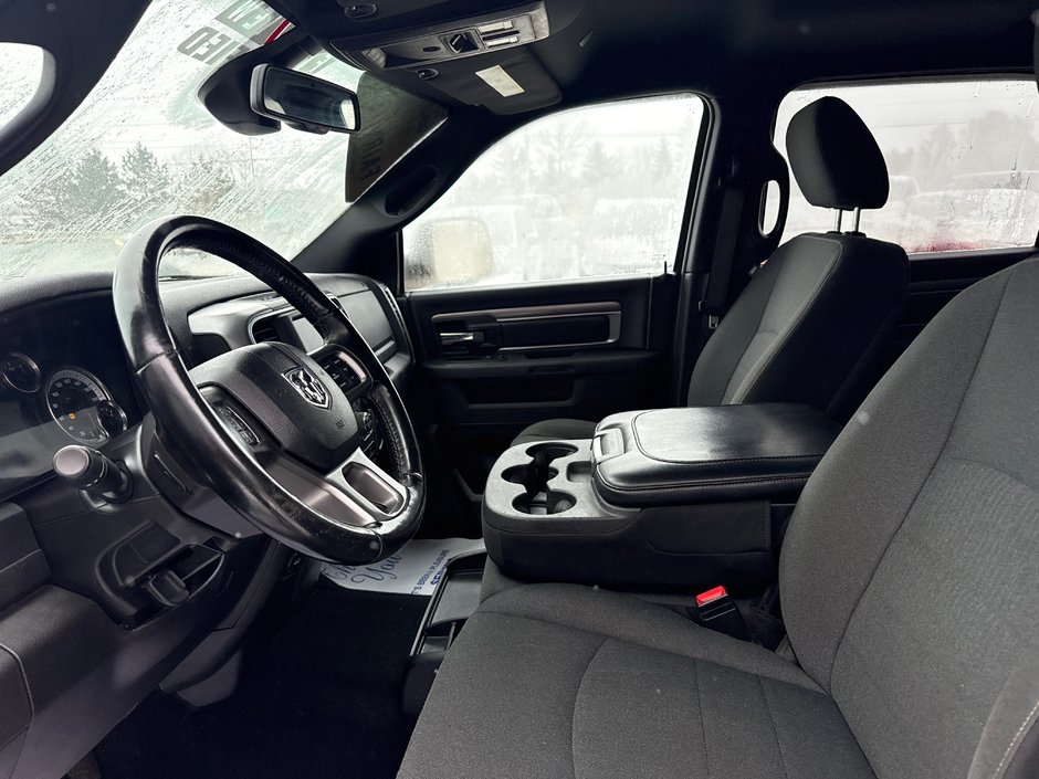 2021 Ram 1500 Classic Warlock Navigation push button start new Al train tires two year new motor vehicle