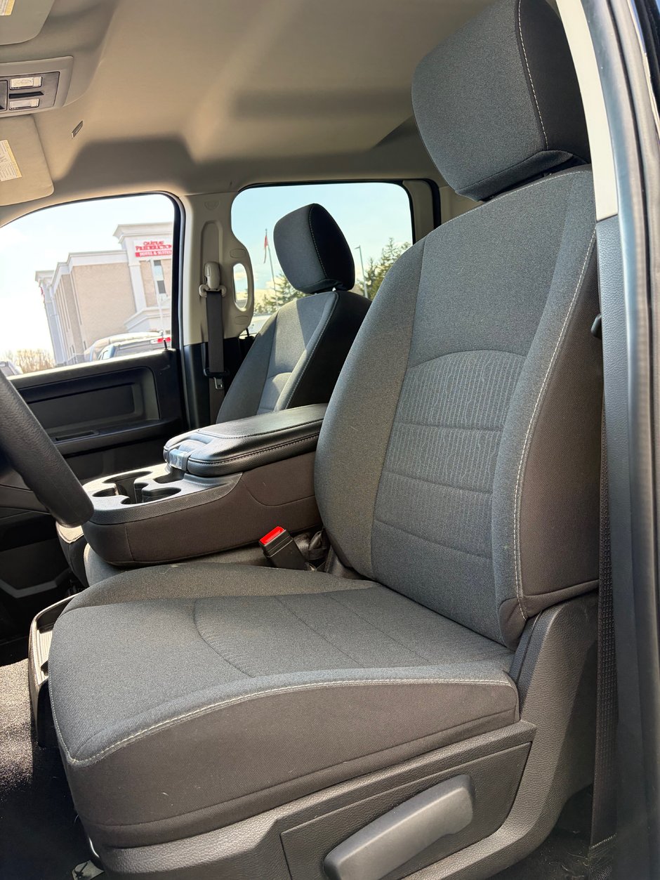 2024 Ram 1500 CLASSIC TRADESMAN CLASSIC TRIM!