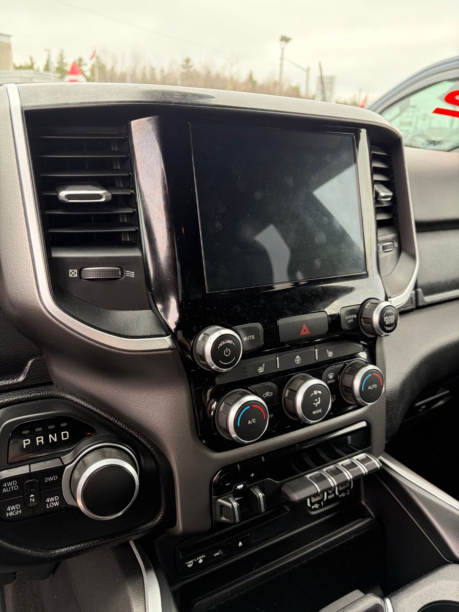 2019 Ram 1500 BIG HORN BIG HORN NIGHT EDITION! NEW TIRES AND BRAKES!