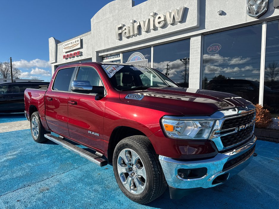 2022 Ram 1500 Big Horn loaded Amazing condition  auto four-wheel-drive, cold-weather group advanced safety group navigation