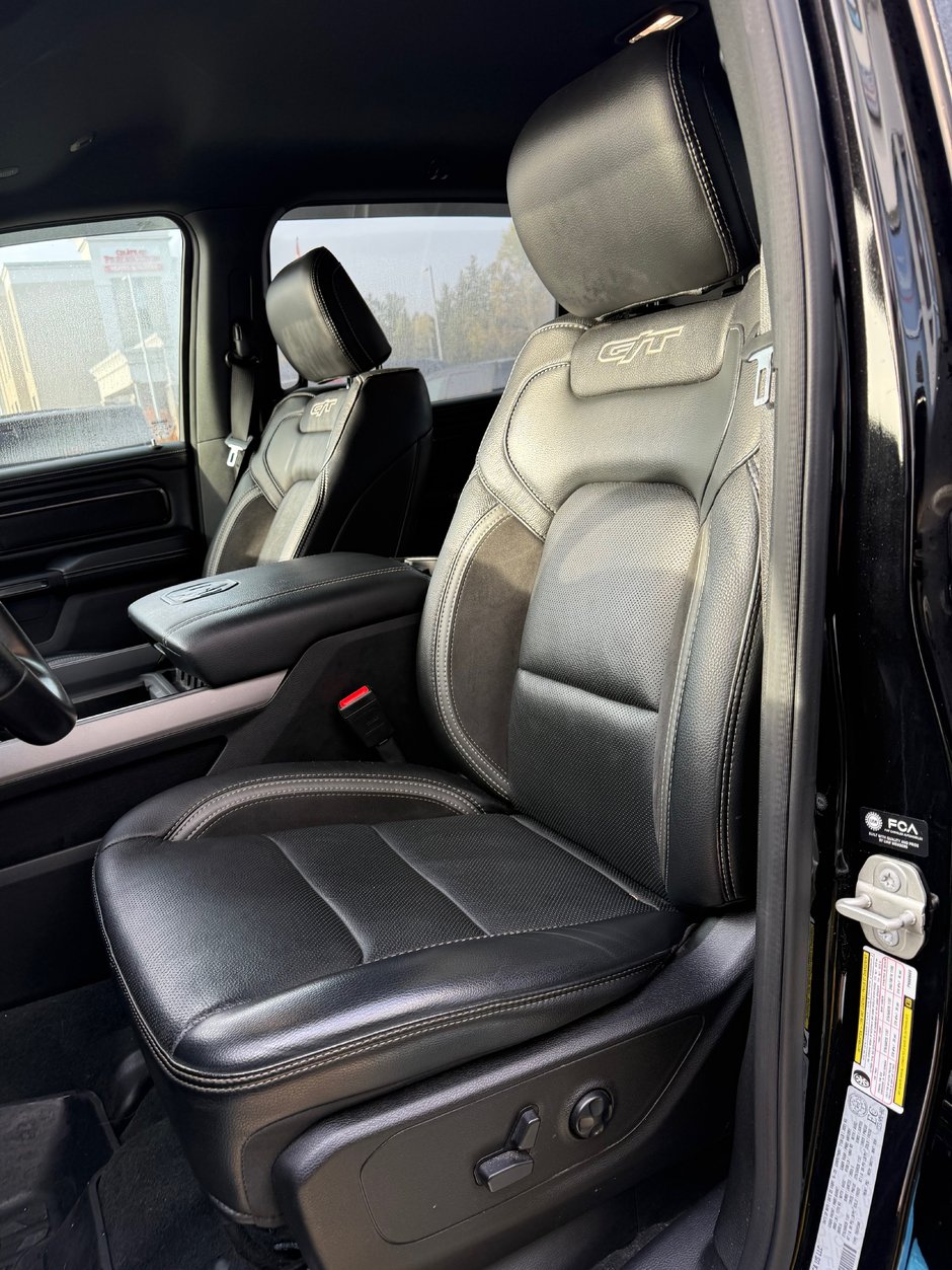 2023 Ram 1500 SPORT