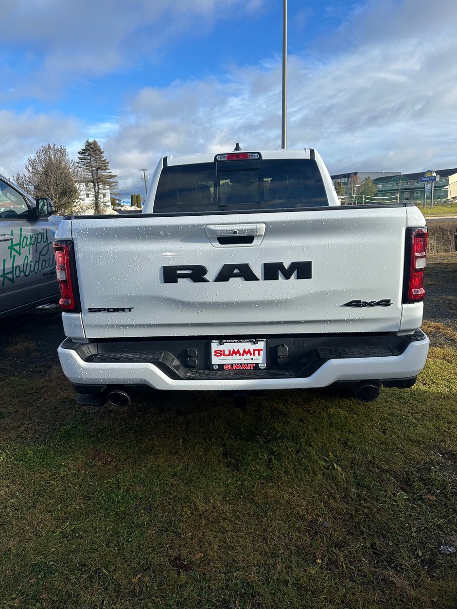 2025 Ram 1500 SPORT