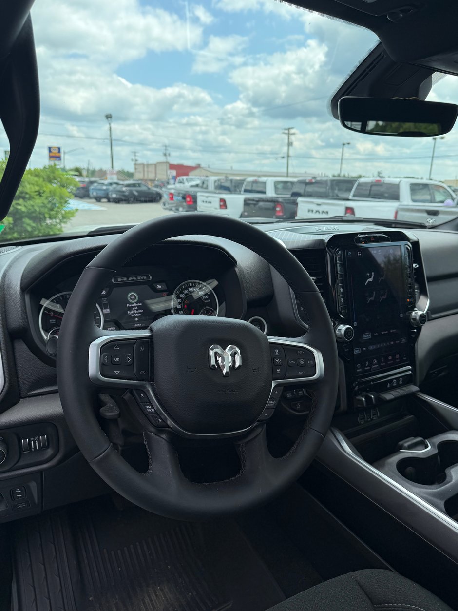 2025 Ram 1500 BIG HORN