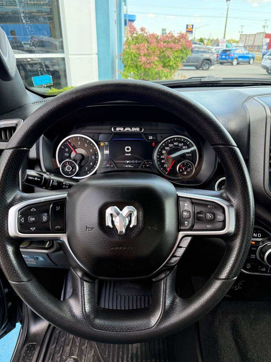 2025 Ram 1500 WARLOCK ONLY 4,000KM! ORIGINAL MSRP $73,705. SAVE $15,000!