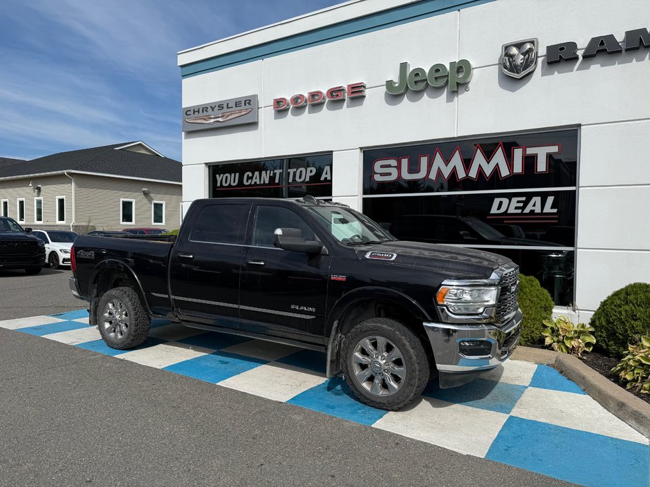 2022 Ram 2500 LIMITED 6.4L HEMI! Limited trim!