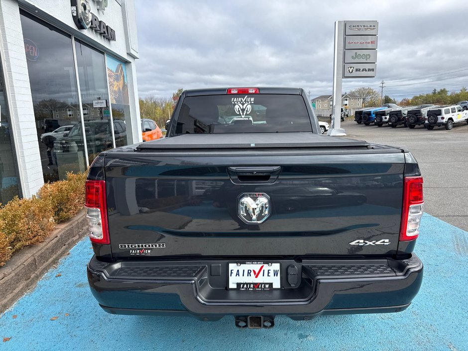 2022 Ram 2500 Big Horn 6.4 L Gas loaded with Ram box, heated seats, heated wheel like new condition
