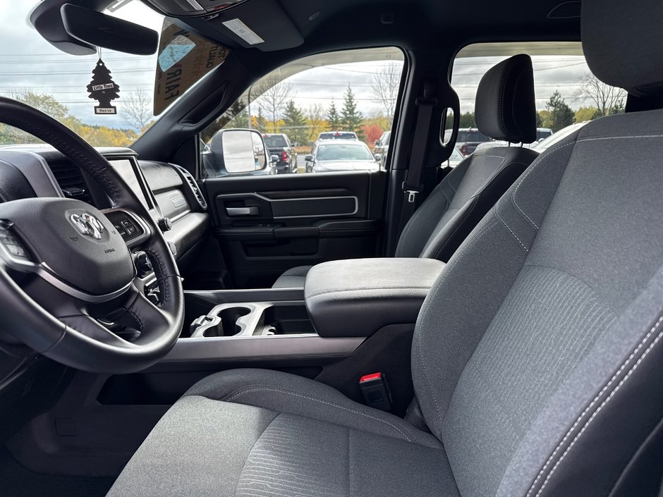2022 Ram 2500 Big Horn 6.4 L Gas loaded with Ram box, heated seats, heated wheel like new condition