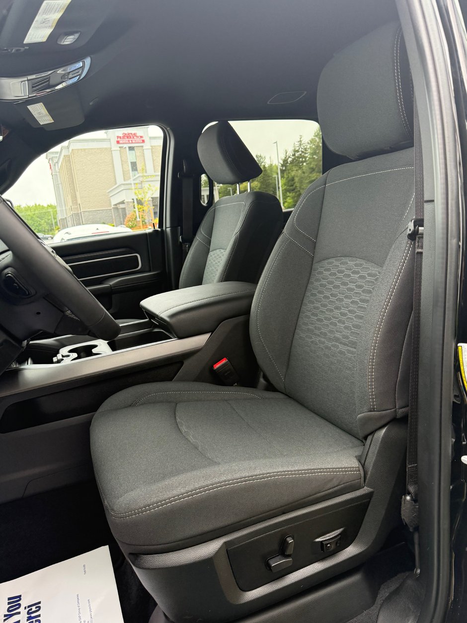 2025 Ram 2500 BIG HORN OVER $102,000 NEW! SAVE $15,000! NIGHT EDITION