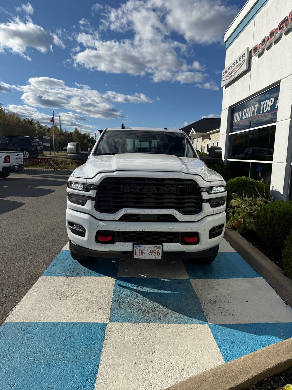 2025 Ram 2500 BIG HORN NIGHT EDITION! OVER $100,000 NEW!