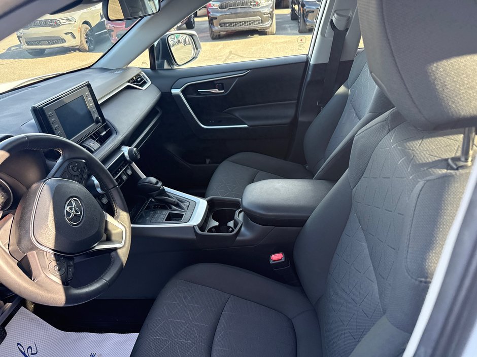 2021 Toyota RAV4 XLE With sun and sound group