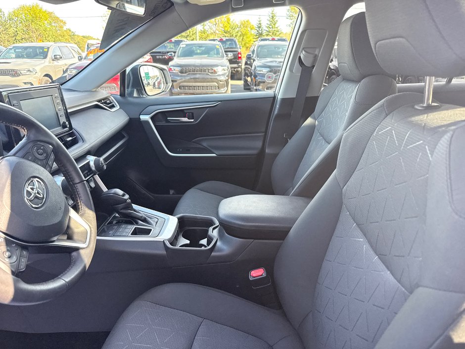 2021 Toyota RAV4 XLE With sun and sound group