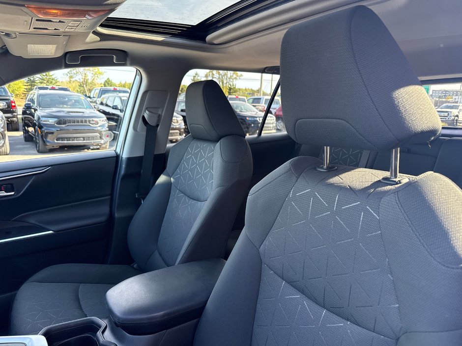 2021 Toyota RAV4 XLE With sun and sound group