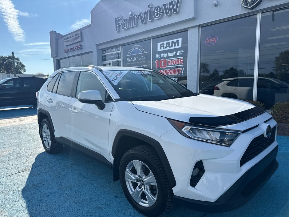 2021 Toyota RAV4 XLE With sun and sound group