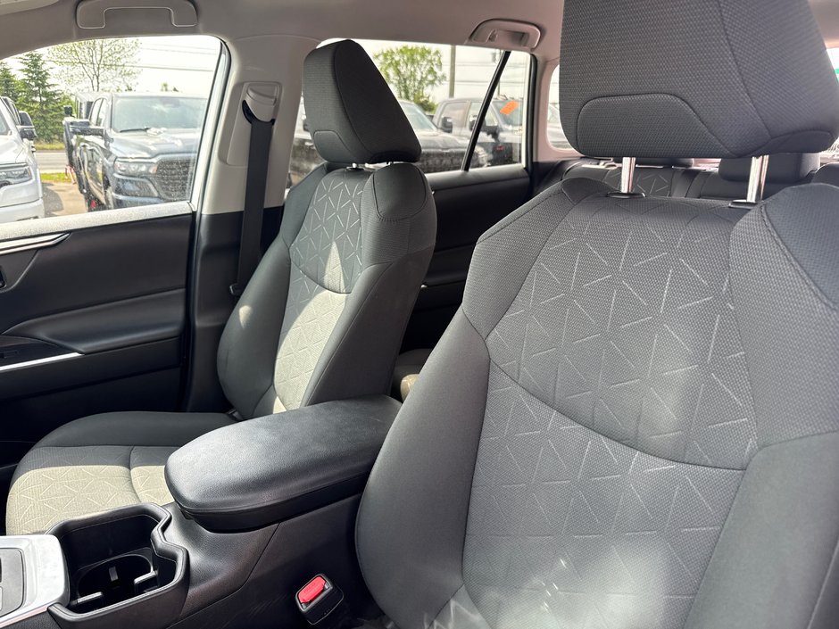 2023 Toyota RAV4 LE AWD