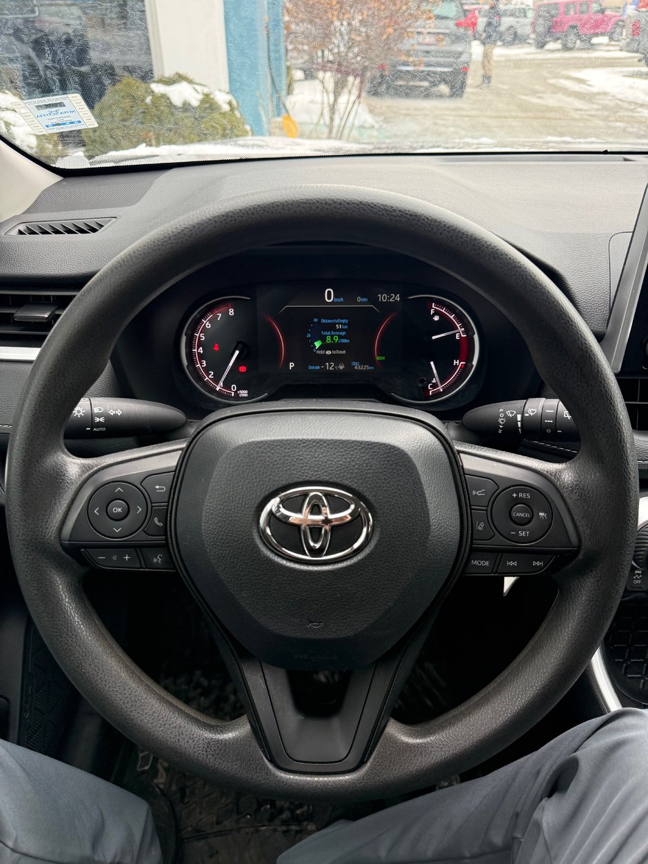 2024 Toyota RAV4 LE