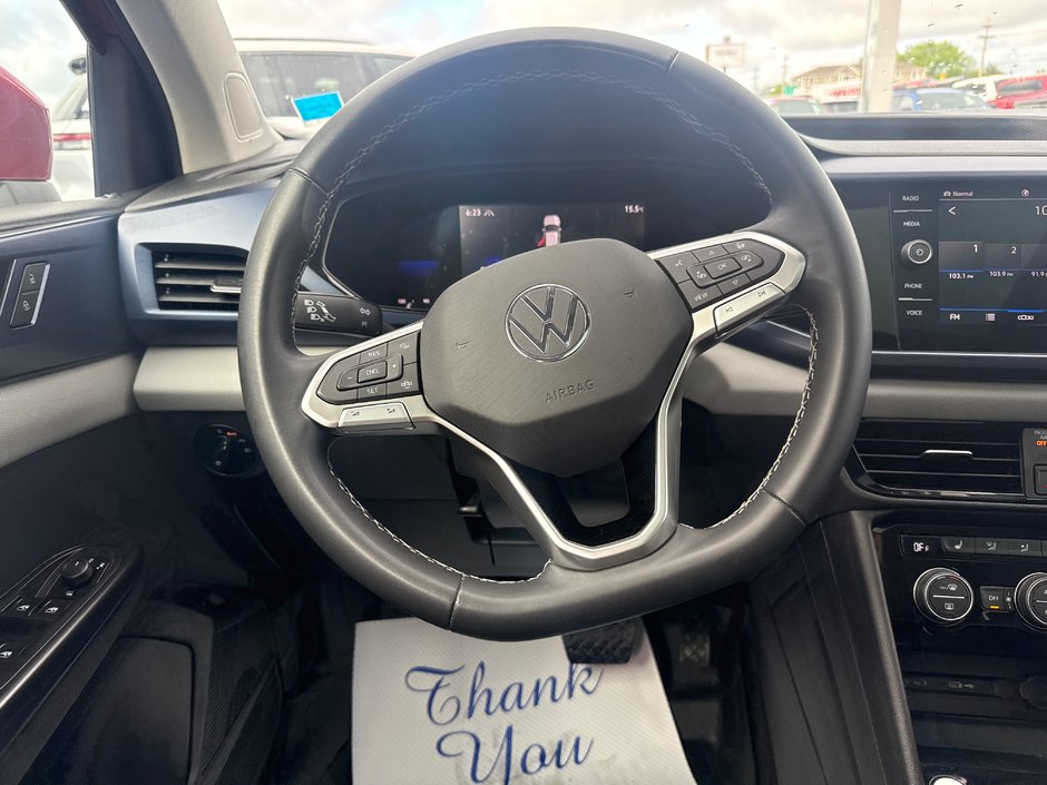 2023 Volkswagen Taos Comfortline Fully loaded with sun and sound  group