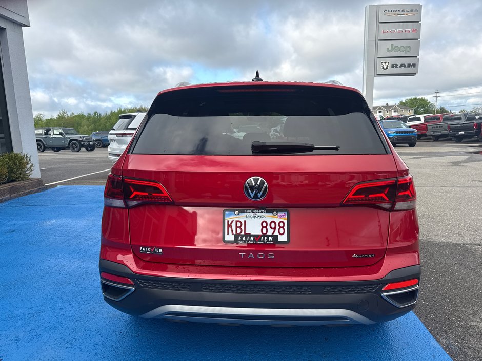 2023 Volkswagen Taos Comfortline Fully loaded with sun and sound  group