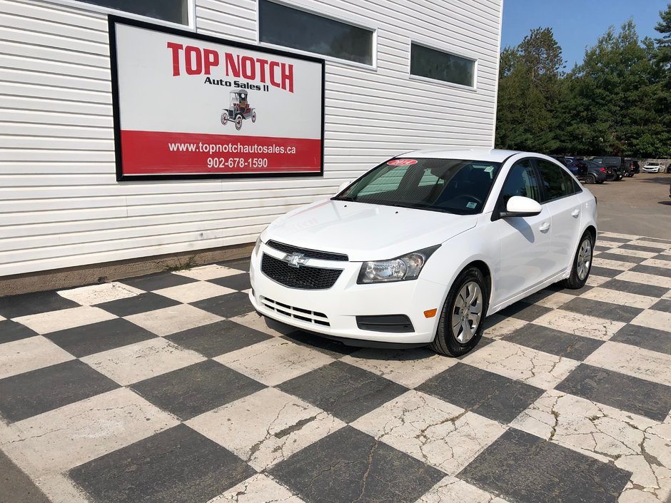 2014  Cruze 1LT, power locks, cruise control, reverse camera in COLDBROOK, Nova Scotia