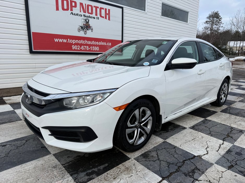 Honda CIVIC LX, keyless entry, backup camera, Bluetooth 2018 à Kentville, Nouvelle-Écosse