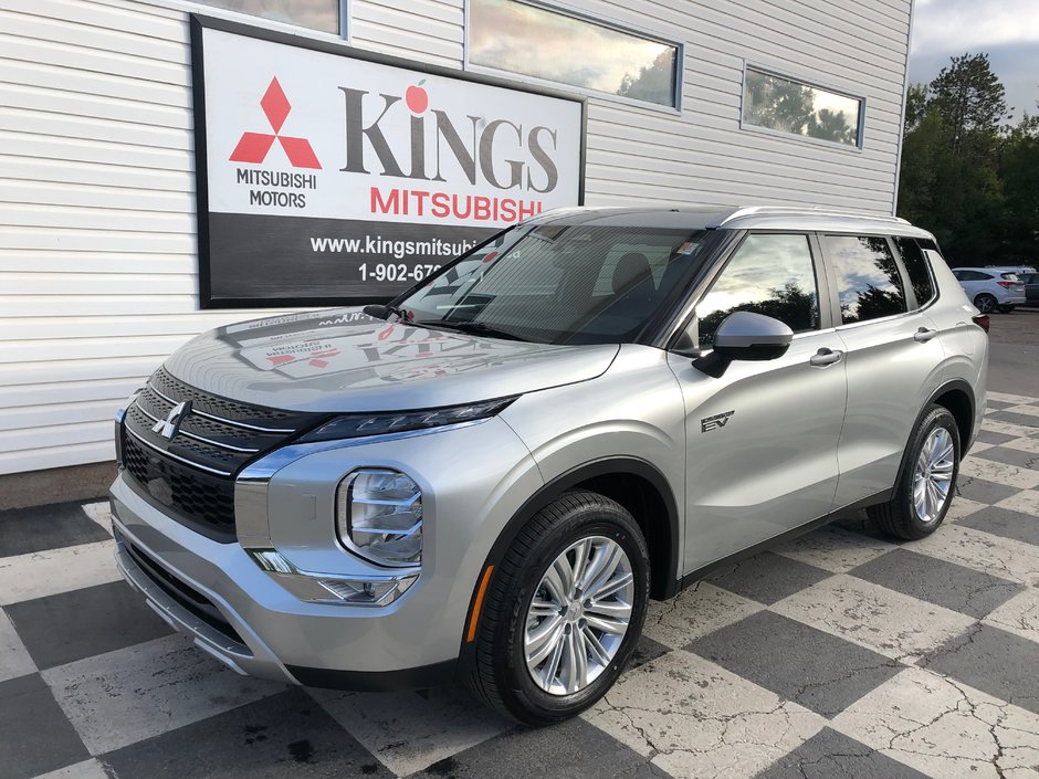 2025  OUTLANDER PHEV LE S-AWC in Kentville, Nova Scotia