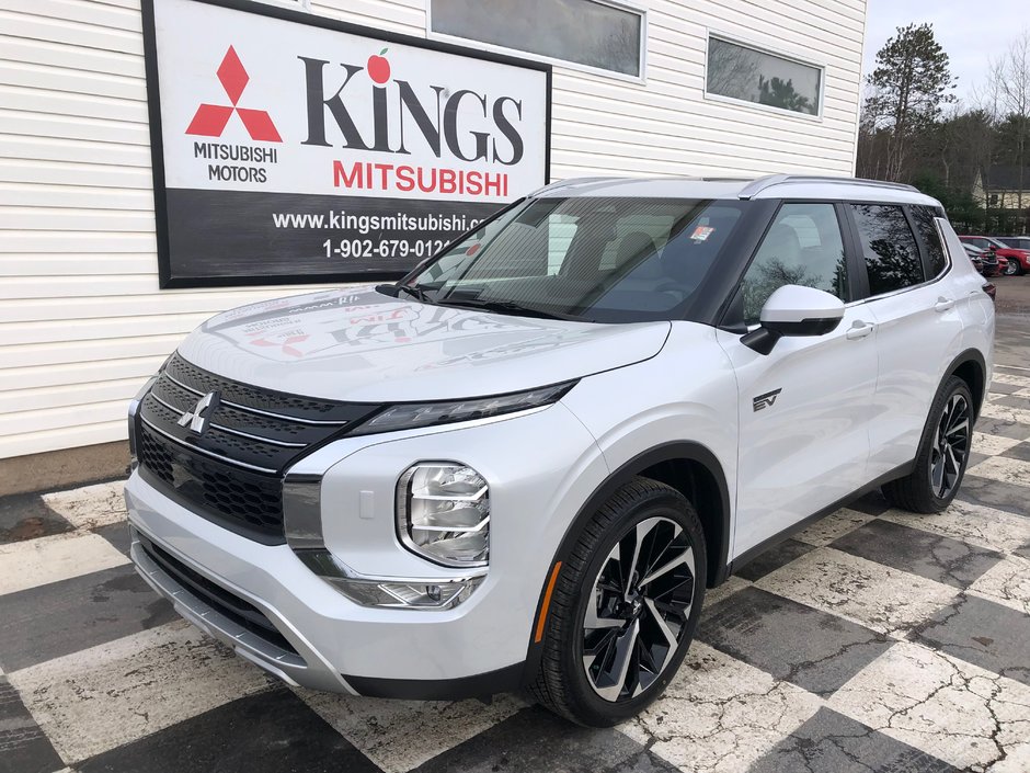 2025 Mitsubishi OUTLANDER PHEV SEL S-AWC in Kentville, Nova Scotia