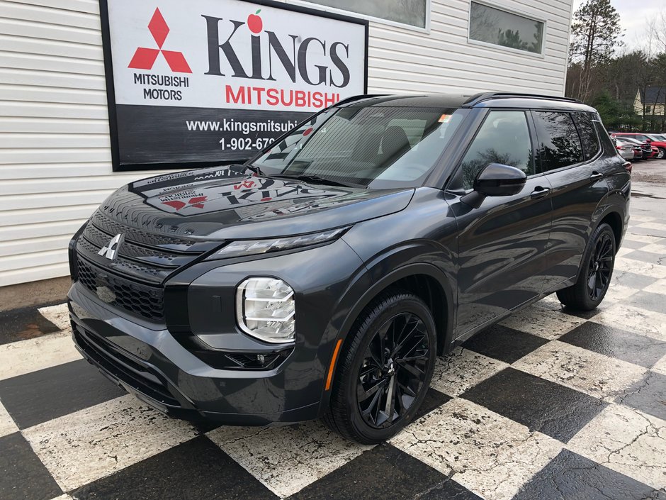 2024 Mitsubishi Outlander NOIR S-AWC TWO TONE ROOF in Kentville, Nova Scotia