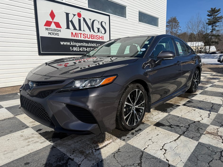 Toyota Camry Hybrid SE, keyless entry, backup camera, Bluetooth 2020 à Kentville, Nouvelle-Écosse