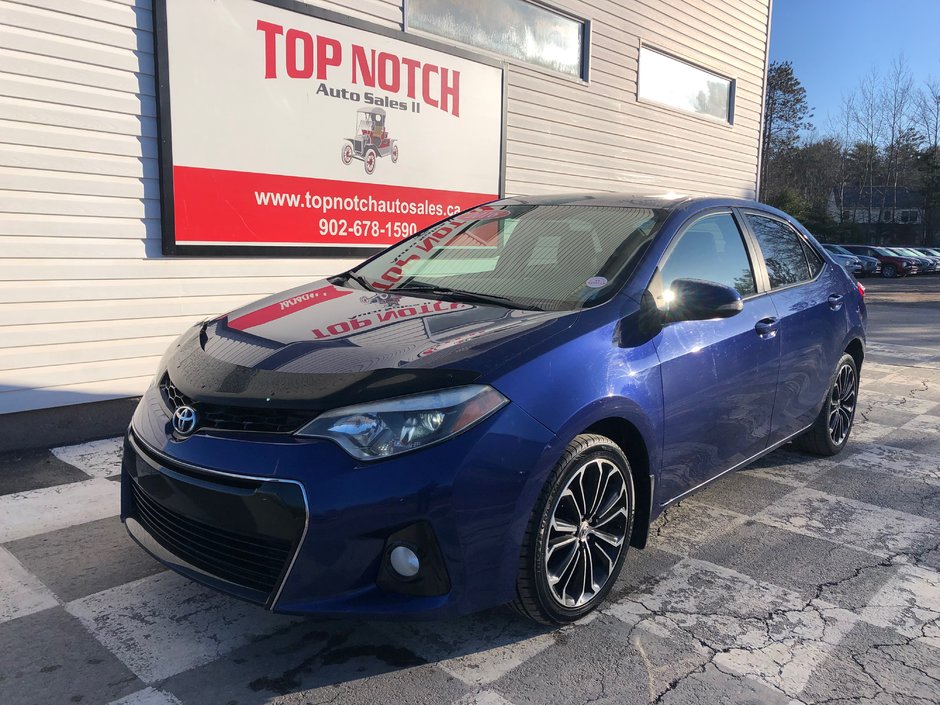 2016 Toyota Corolla S - sunroof, manual, bluetooth, cruise control in Kentville, Nova Scotia
