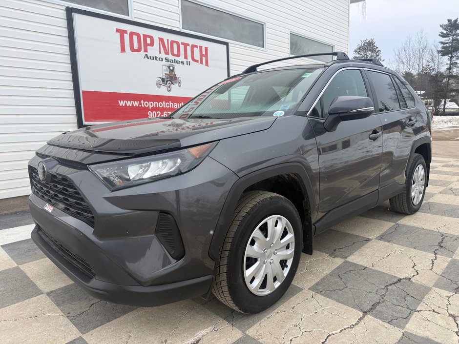 Toyota RAV4 LE LE, keyless entry, backup camera, Bluetooth 2020 à Kentville, Nouvelle-Écosse