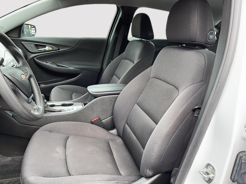 Chevrolet Malibu LT 2022-8