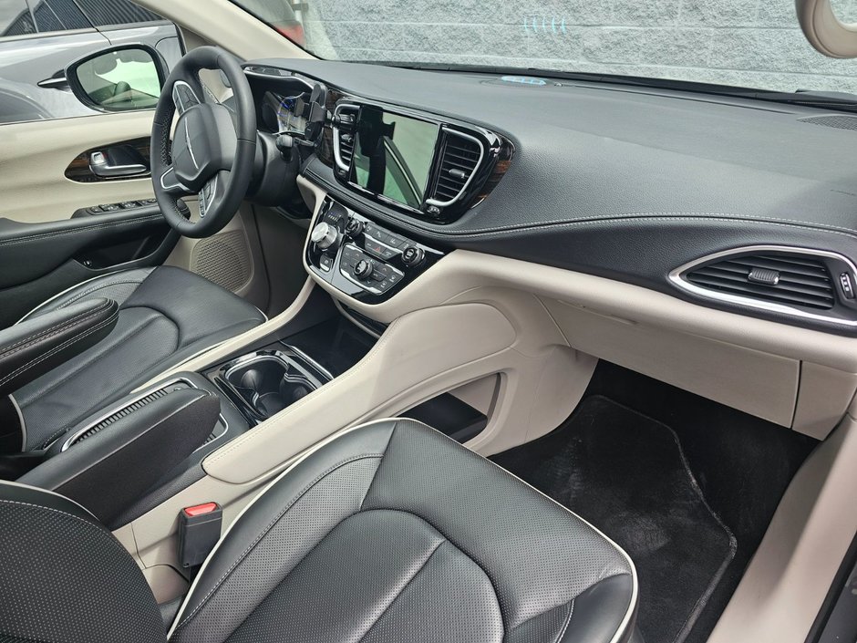 Chrysler Pacifica Hybrid Limited Hybrid Branchable 2023-9