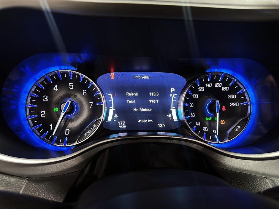 2024 Chrysler Pacifica Touring-L Apparence S-13