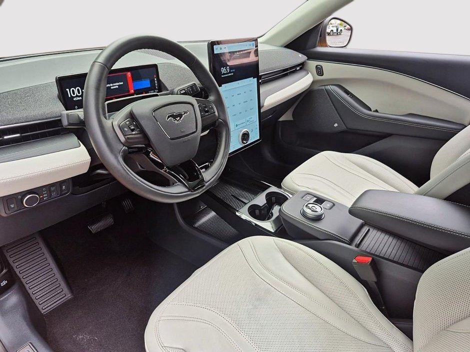 Ford Mustang Mach-E PREMIUM 2022-9