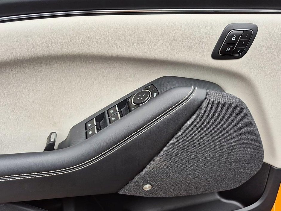 Ford Mustang Mach-E PREMIUM 2022-15