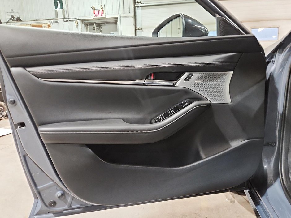 2023 Mazda 3 Sport GT w-Turbo-10
