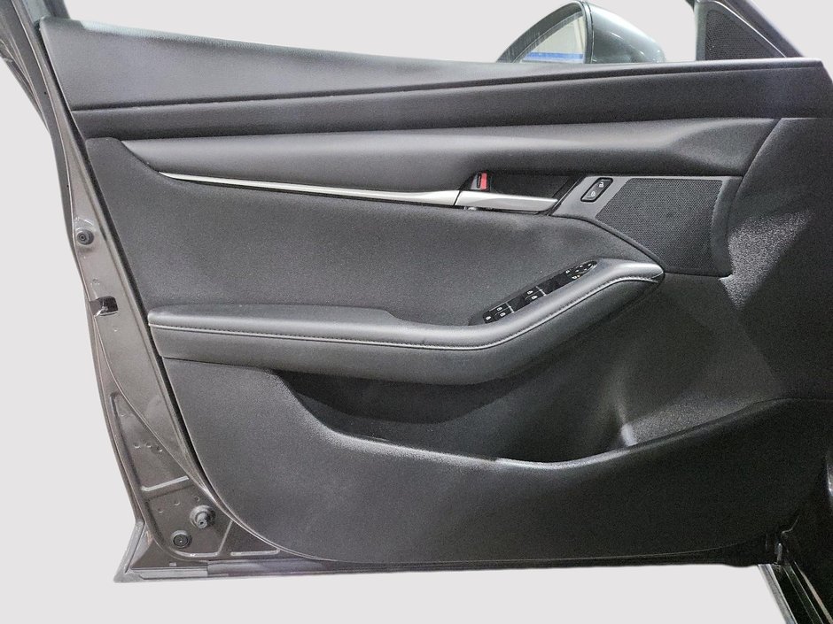 2023 Mazda 3 GX-10