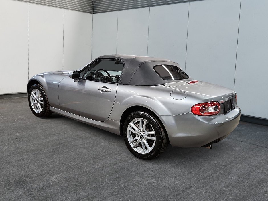 Mazda MX-5 GX 2013-6