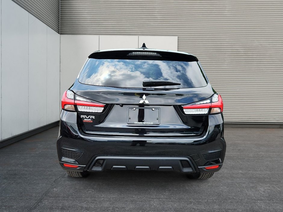 2023 Mitsubishi RVR SE-2