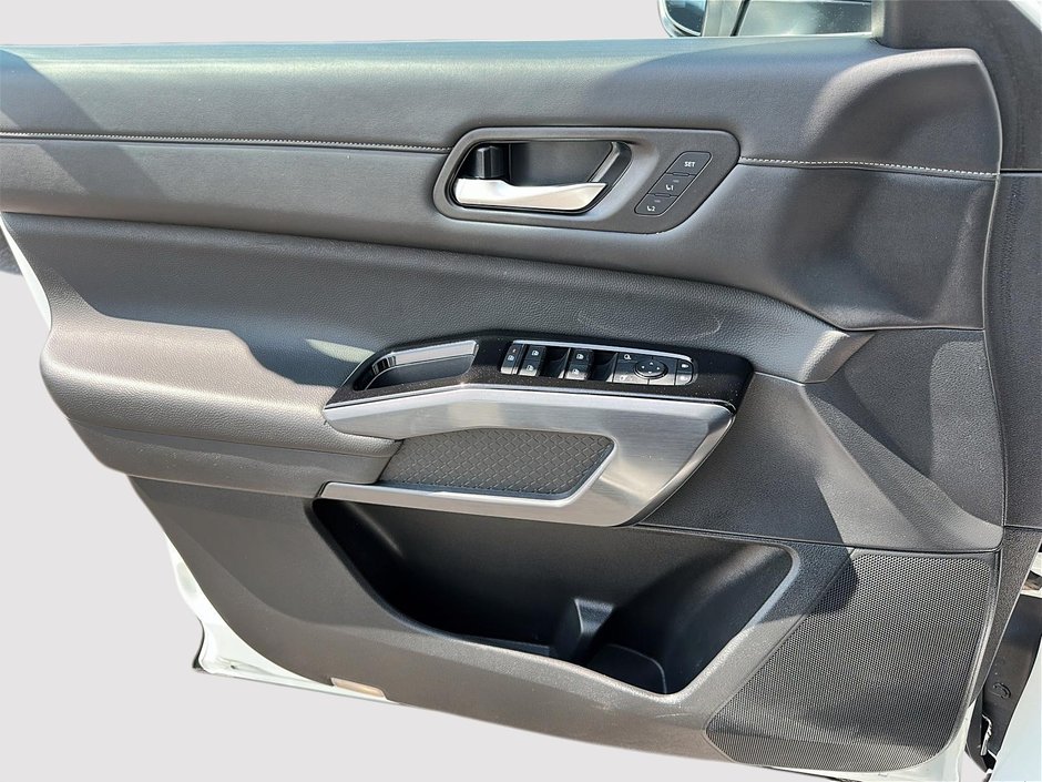 2022 Nissan Pathfinder SL AWD-13