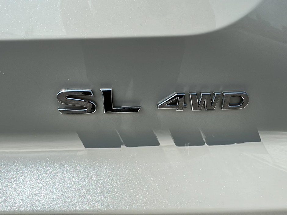 2022 Nissan Pathfinder SL AWD-15