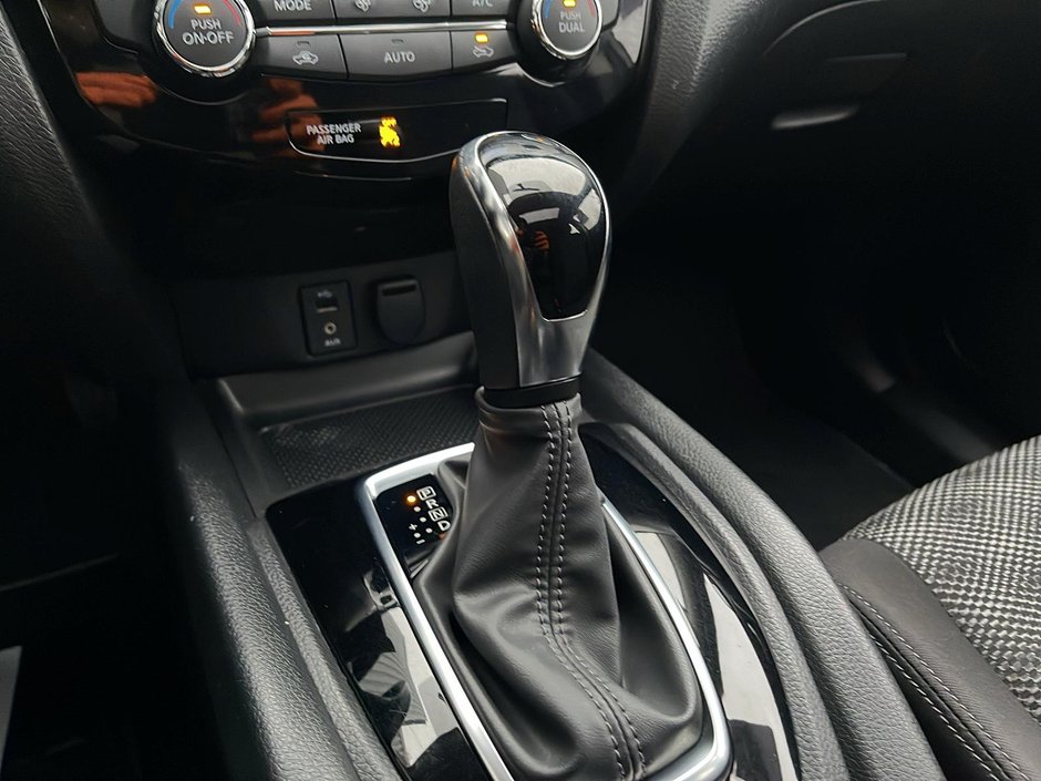 Nissan Qashqai SV 2018-14