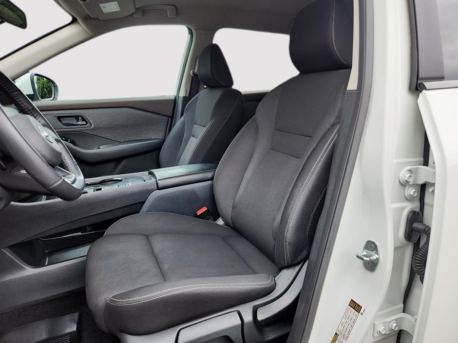 Nissan Rogue S 2023-8