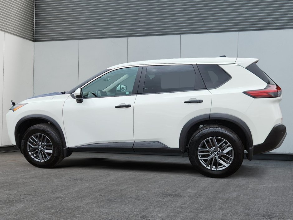 Nissan Rogue S 2023-4