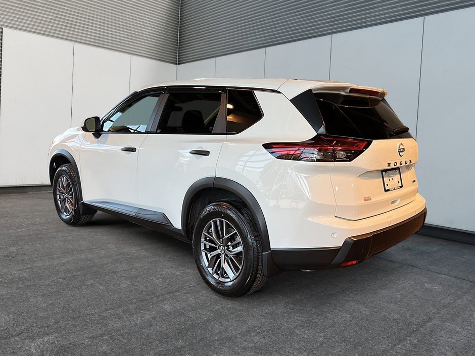 2024 Nissan Rogue S-3
