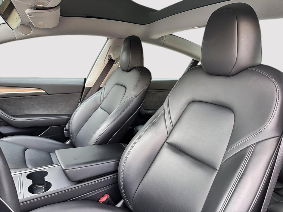 Tesla Model 3 BASE 2023-7